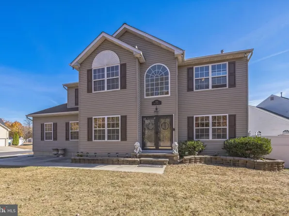 703 S Broad St, Clayton, NJ 08312