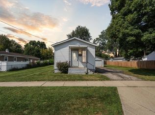 170 S Clifton Ave, Elgin, IL 60123