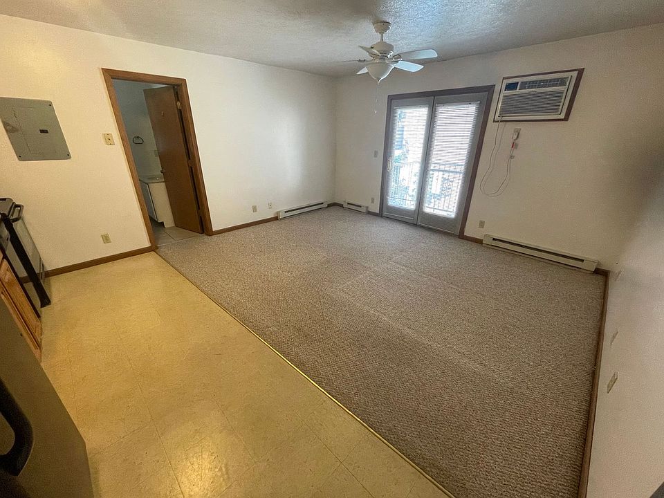 1st image of 221 W Wood St #7