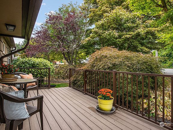 3rd image of 16229 14th Avenue NE