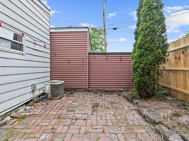 7 Greeley St — Photo 17