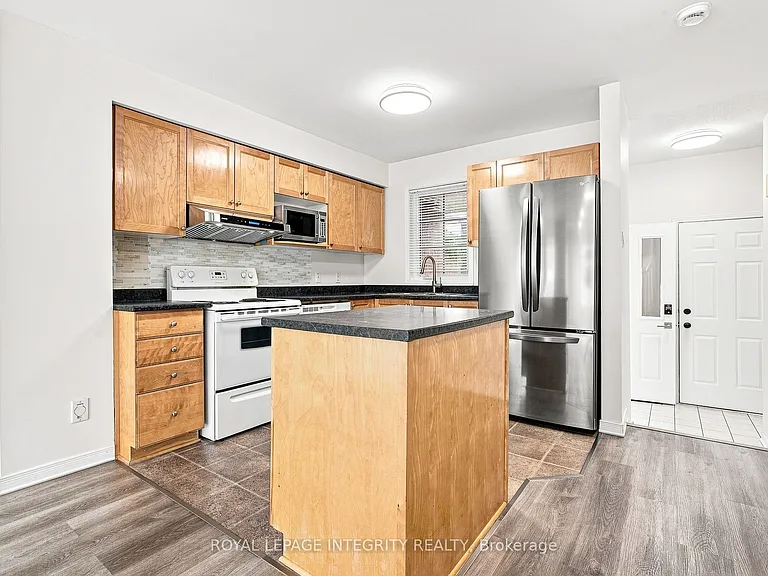 6 Crystal Park Cres — Photo 6