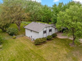 8474 Sunnyside Rd, Mounds View, MN 55112