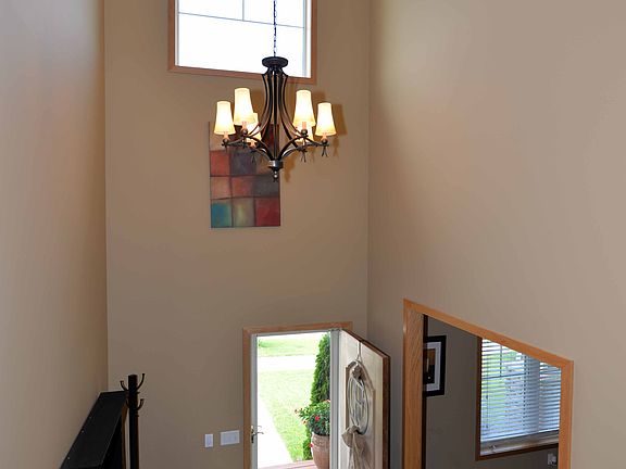 3rd image of 6622 E Laketowne Dr NE