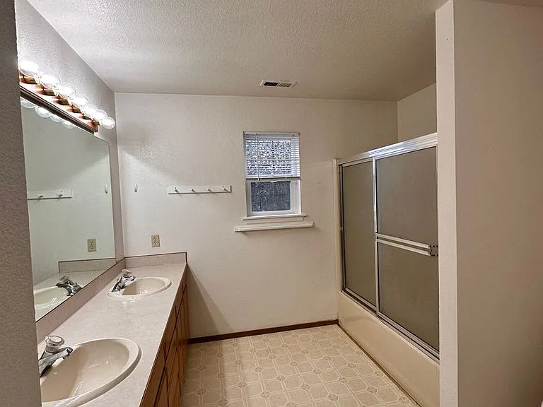 1877 W Fairway Dr — Photo 15