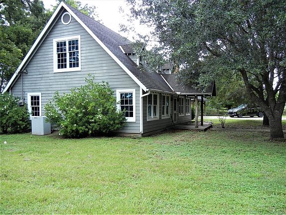 2nd image of 122 Serrato Ln