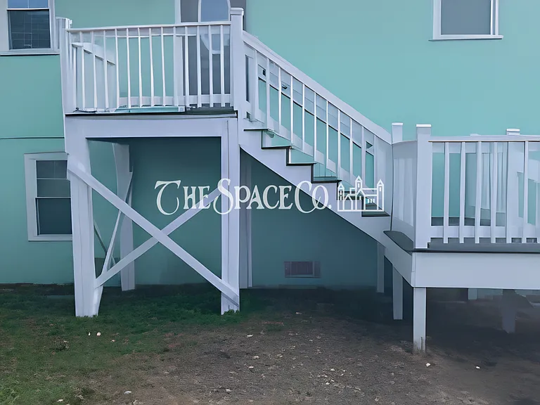 1118 Gunn Ave #B — Photo 4