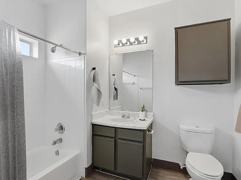 Almeda Park Apartments — Photo 14