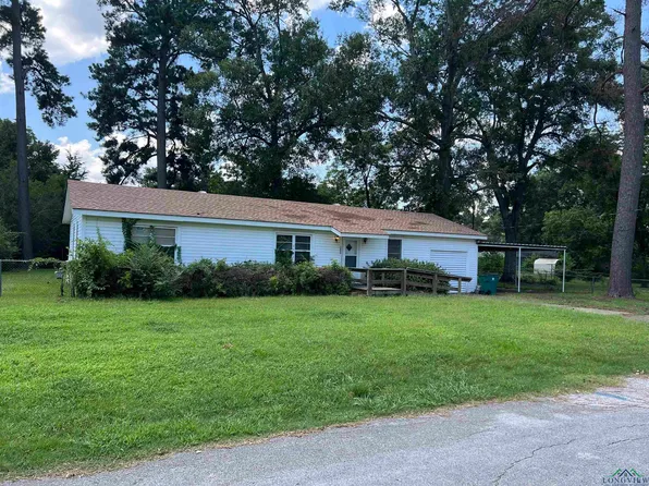 1009 Airport St, Carthage, TX 75633