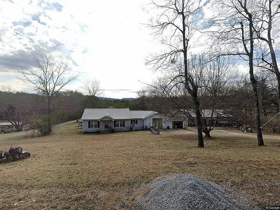 1st image of 3328 Pineview Rd
