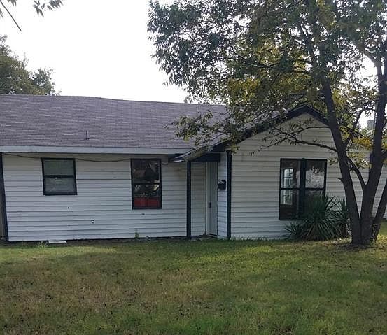 2nd image of 817 SW 5th St