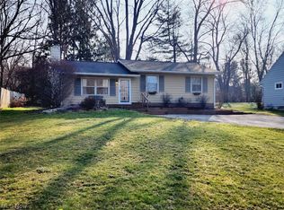 118 Fairview Rd, Chagrin Falls, OH 44022