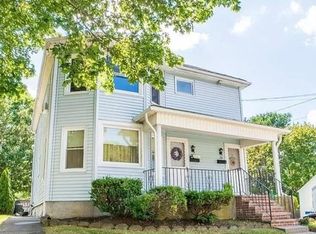 12 Allard St FLOOR 2, Cranston, RI 02920