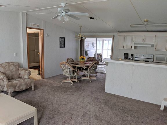 3rd image of 82 Lake Pointe Dr