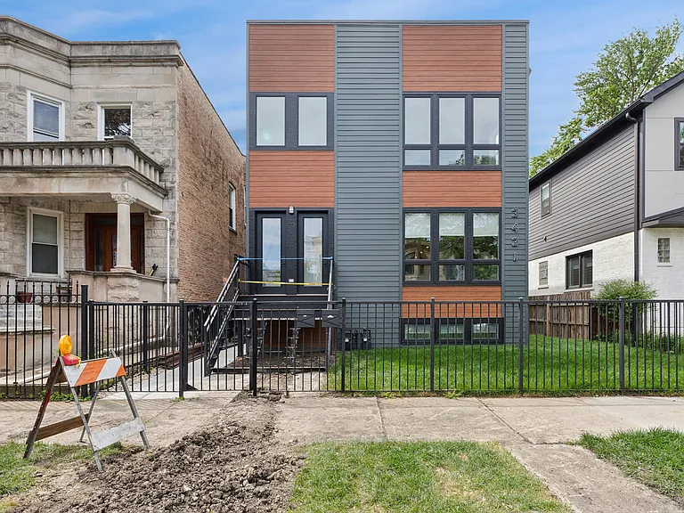 W Belden Ave — Photo 2