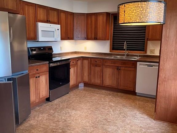 4th image of 708 7TH STREET
