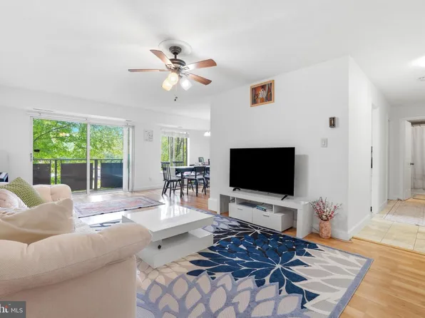 3100 S Manchester St APT 632, Falls Church, VA 22044