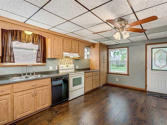 3rd image of 17837 Biehl St