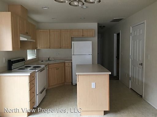 2nd image of 959 SW Junction Pl