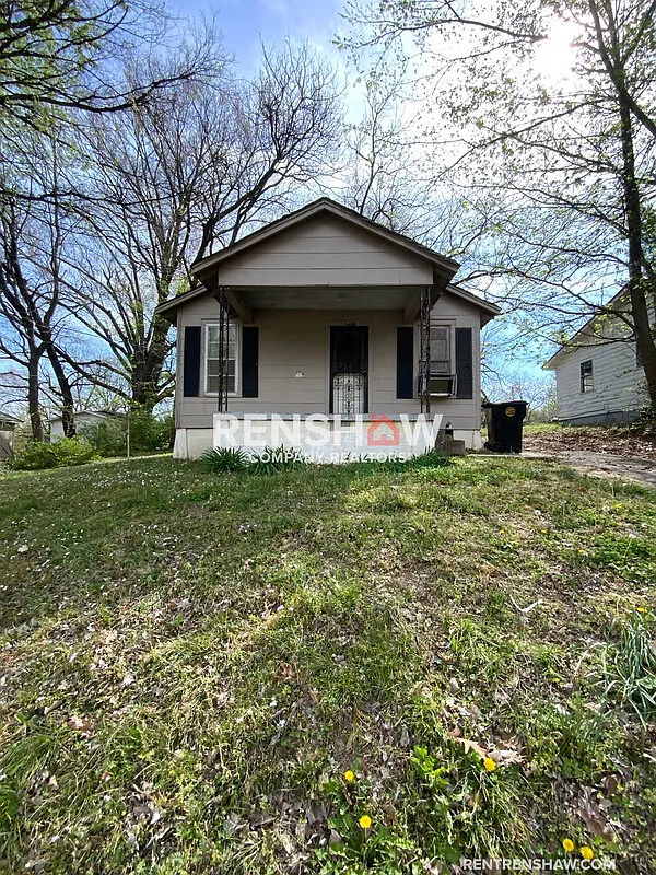 2 bed, 1.0 bath, 1000 sqft, $650 — Photo 1