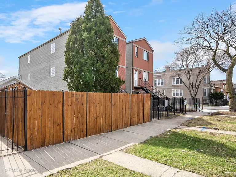 2855 W Arthington St #3 — Photo 17