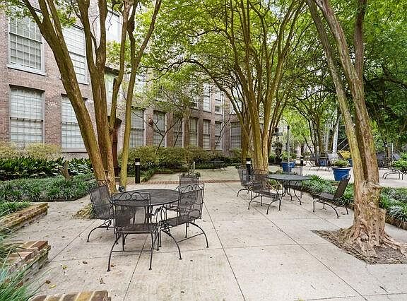 4th image of 920 Poeyfarre St APT 185