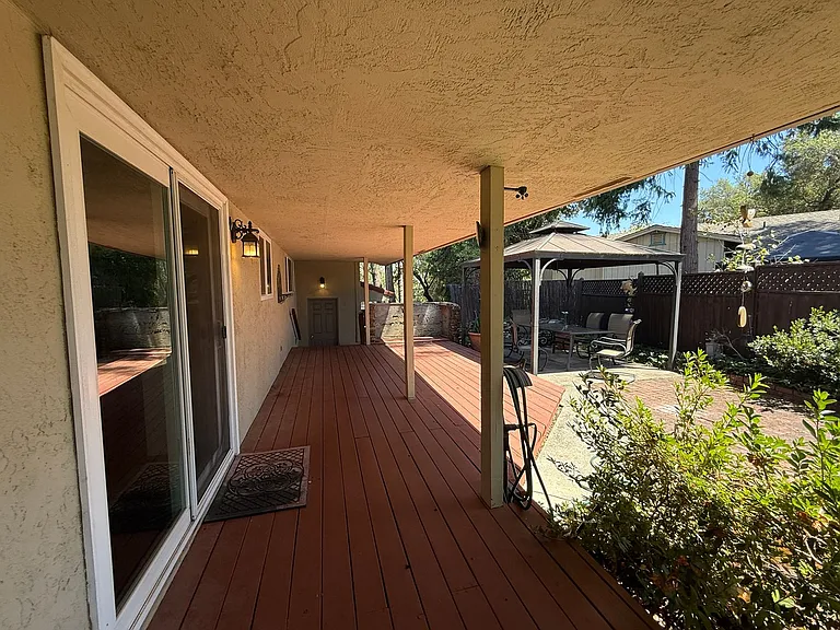 23799 Woodhaven Pl — Photo 24