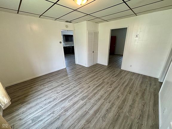 4th image of 5075 Broadway St