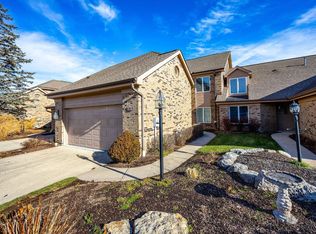 60 Waterpoint Ln, Hamilton, OH 45013