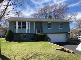 6513 Hunters Path, Oakwood Hills, IL 60013