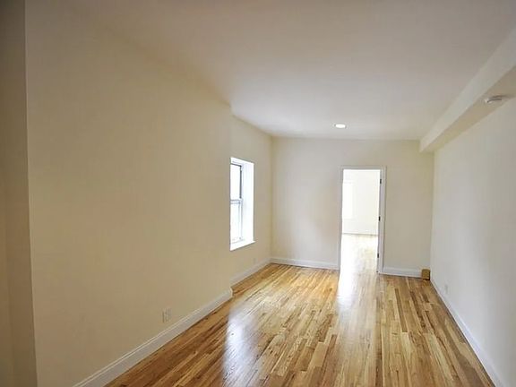 3rd image of 142 E 13th St APT 3n