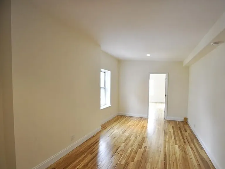 142 E 13th St #3N — Photo 3