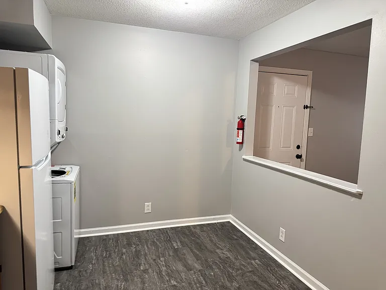 528 Main St #8 — Photo 6
