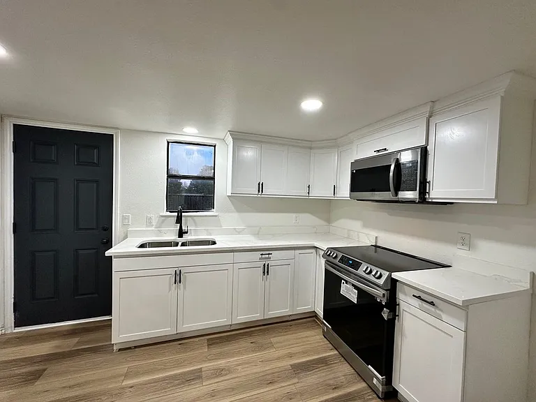 3023 Beechwood St — Photo 4
