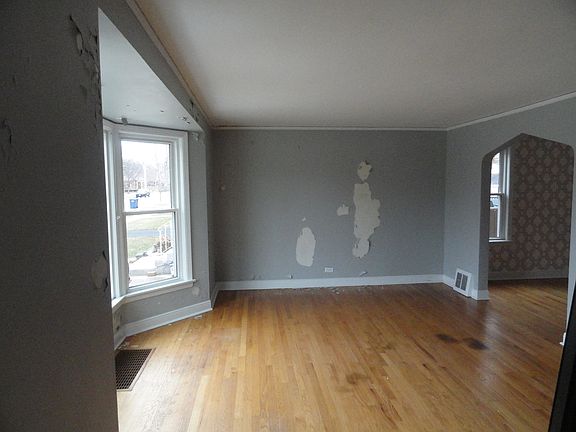 4th image of 2931 W 97th St