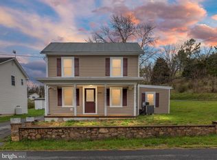 1047 E Washington St, Strasburg, VA 22657