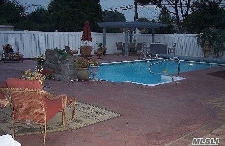 2nd image of 2598 Arleigh Rd