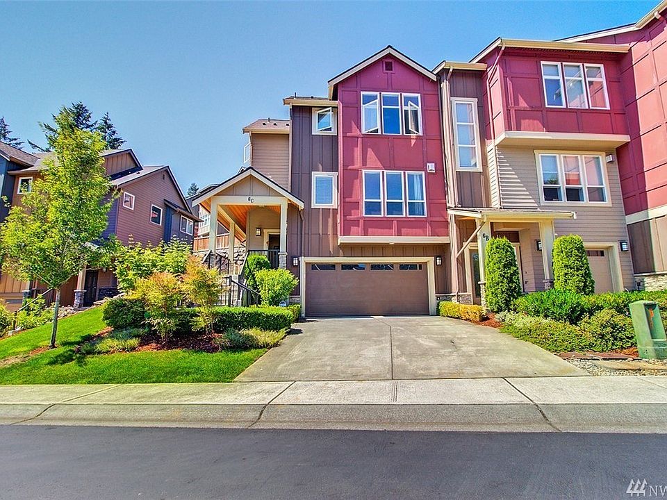 1st image of 900 228th Ave NE