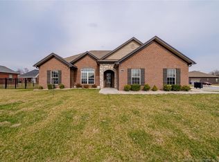 237 Liam Noble Cir, Sellersburg, IN 47172