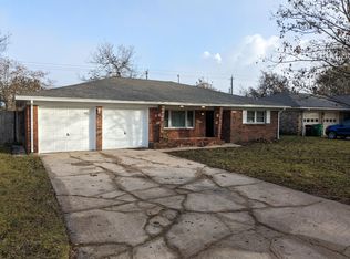 108 Kelly Ln, Baytown, TX 77521