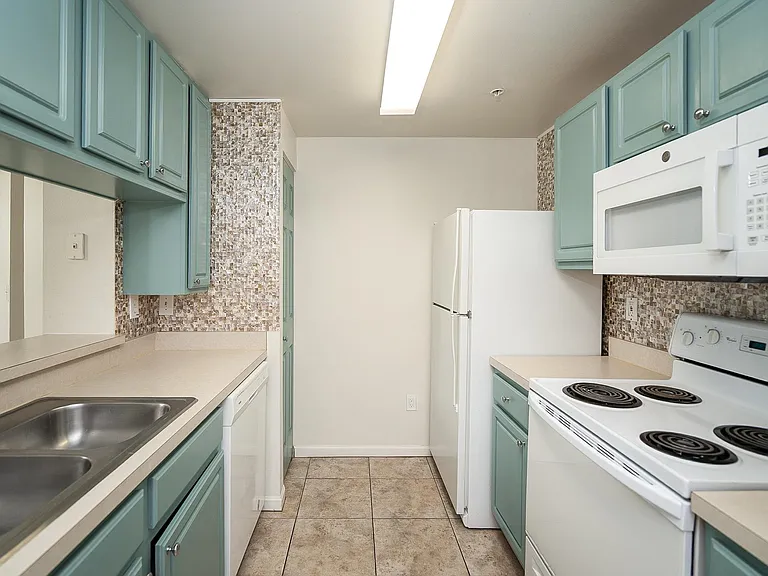 1005 Bella Vista Blvd — Photo 12