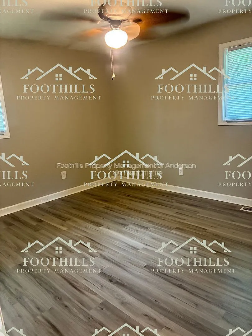 3 bed, 1.0 bath, $1,395 — Photo 4