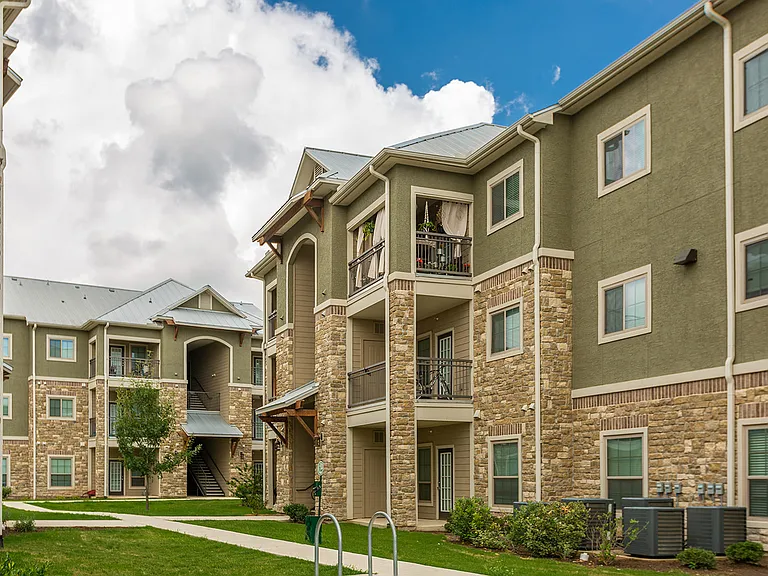 Freedom Hills Ranch Apartments — Photo 125