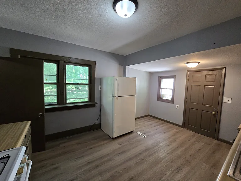 519 Adams St — Photo 15