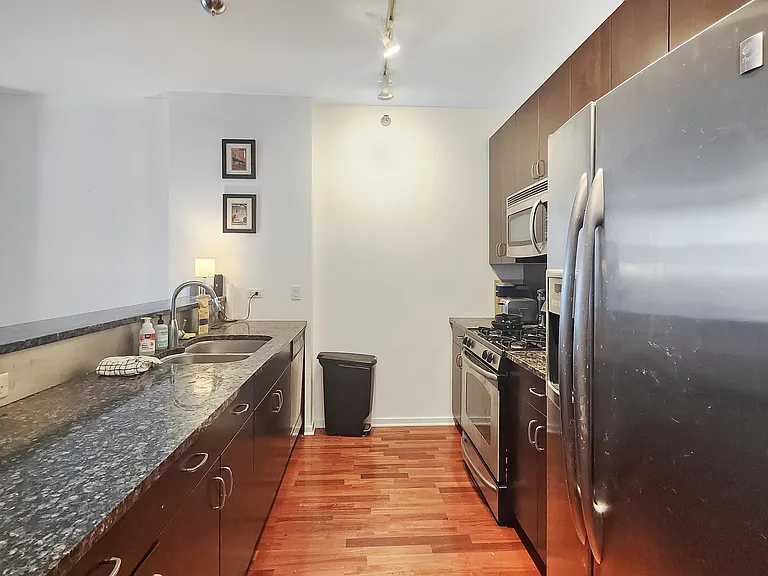 125 S Green St #509A — Photo 6