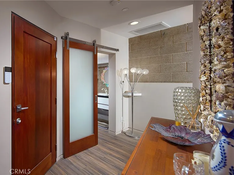 2680 Victoria Dr — Photo 25