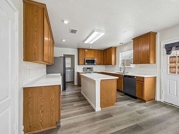 2nd image of 4706 Creekview Ln