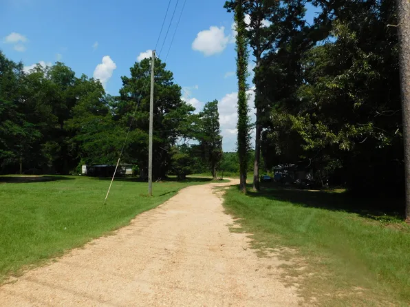 Ramsey McQueen Rd, Collins, MS 39428