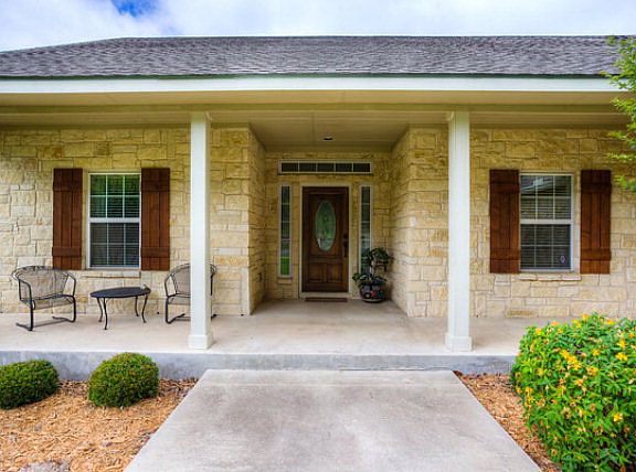 2nd image of 208 Oakview Dr