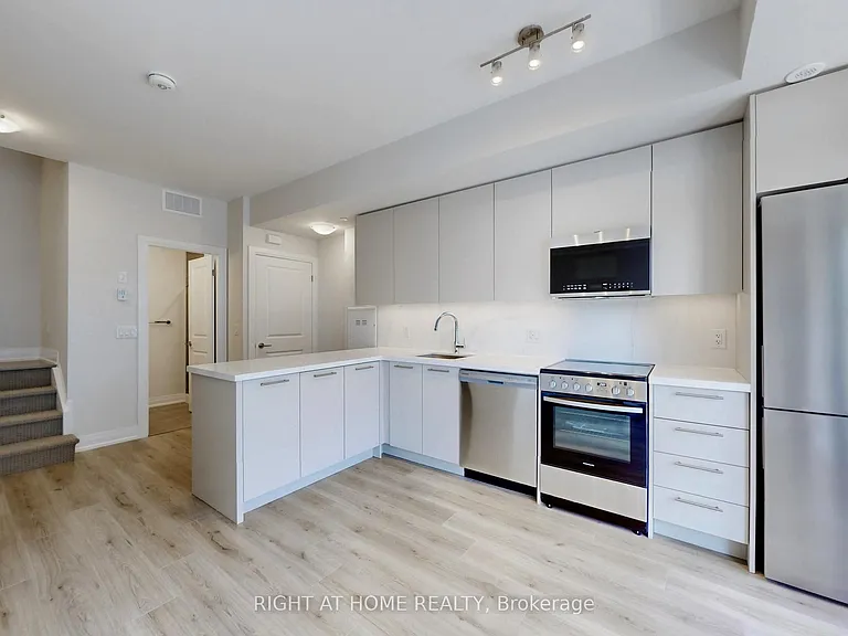 851 Sheppard Ave W #30 — Photo 9